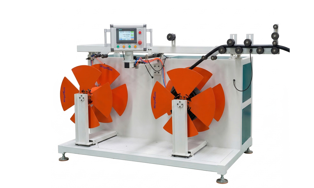 Dual-station servo-driven coiler machine managing the output tracking velocity of the automotive wire harness pipe corrugator line